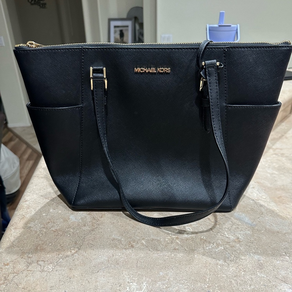 Black Michael kors purse